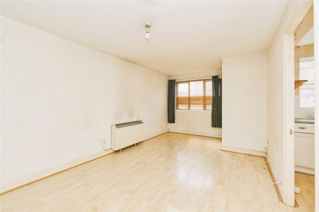 Property photo 2 of 17 Picture No. 02