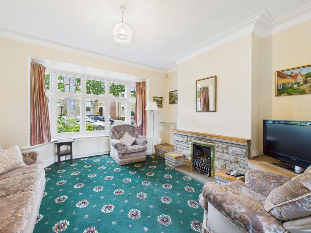 Property photo 2 of 19 4479604