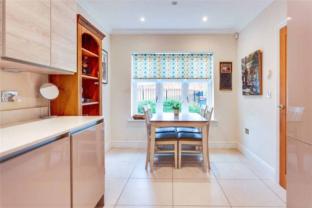 Property photo 3 of 12 Picture No. 31