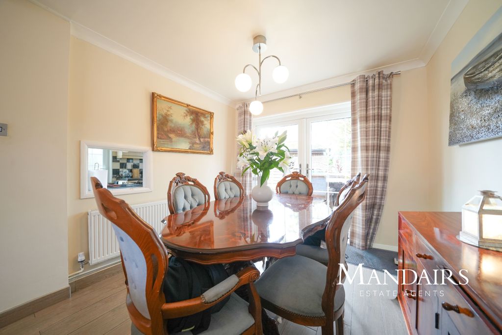 Property photo 3 of 31
