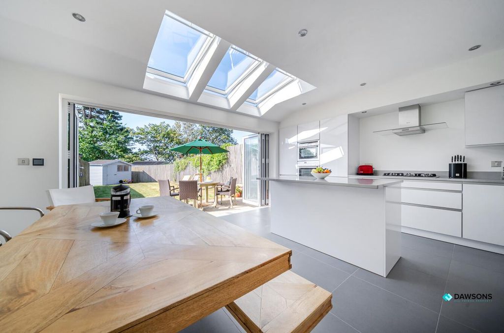 Property photo 2 of 35 16Fb97Ca-9c9F-4957-A0Db-E2Edad27Ebfc.Jpg