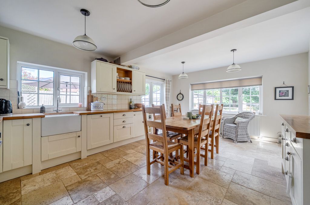 Property photo 3 of 26 1469816-39-6A1F0d...