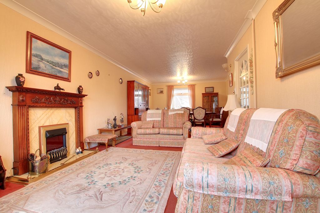 Property photo 3 of 17 Img_5243-Img_5245