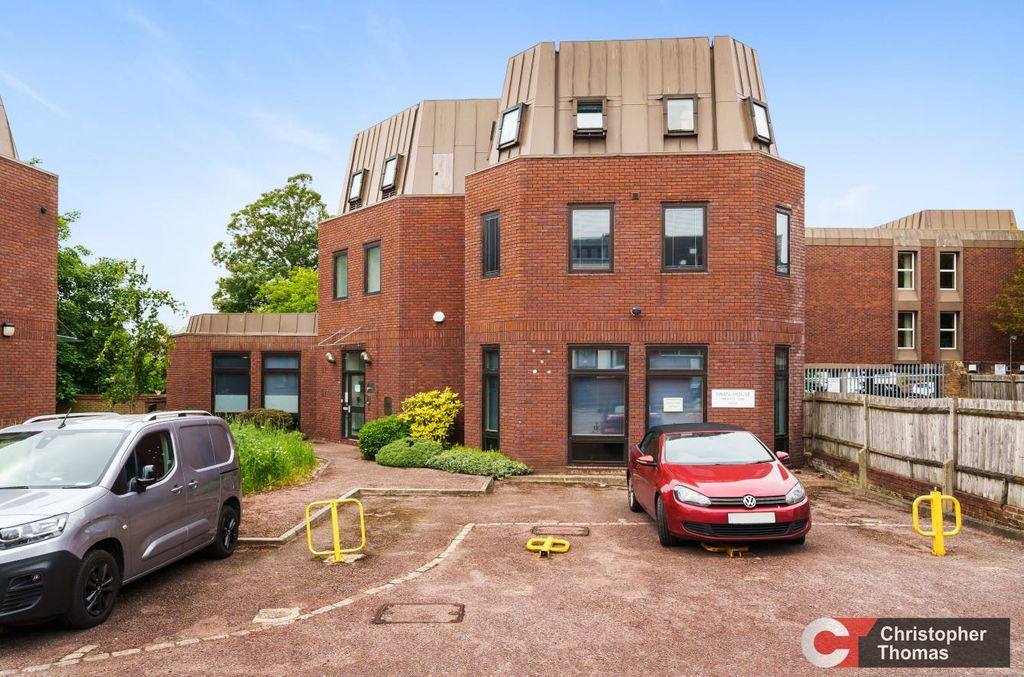 Property photo 2 of 9 063F297d5A794d53A30B833856B2d71F.Jpg