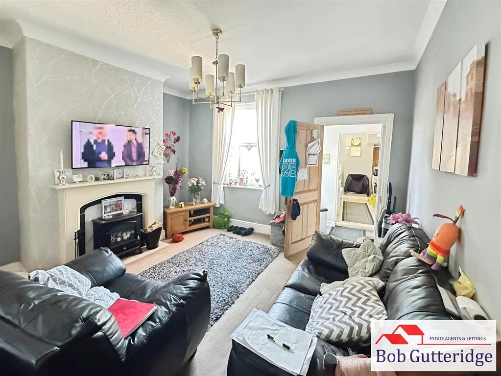 Property photo 2 of 13 Lounge