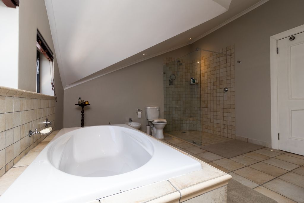 Property photo 2 of 57