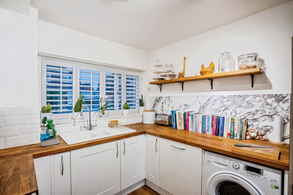 Property photo 3 of 18