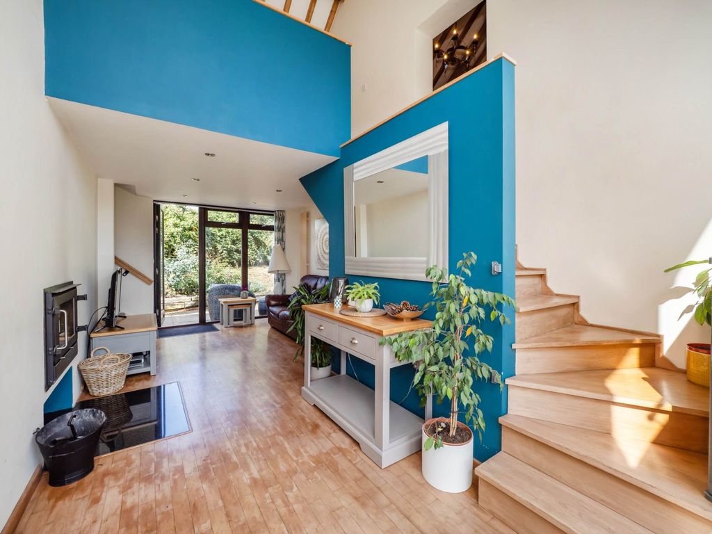 Property photo 3 of 43