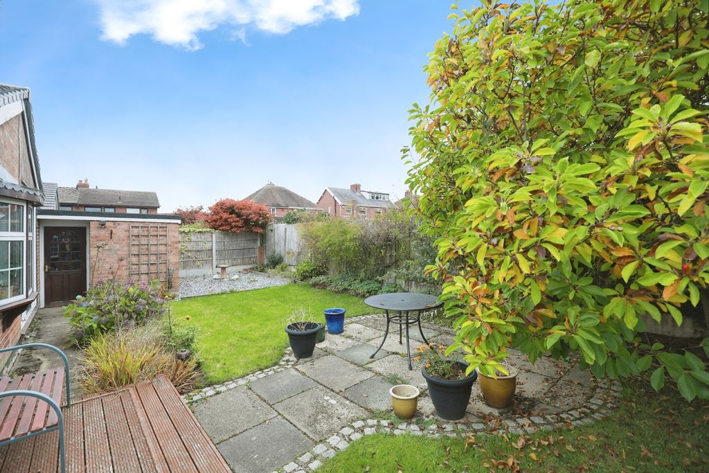 Property photo 2 of 17 Photo