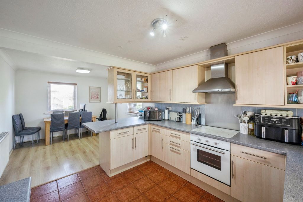 Property photo 3 of 17