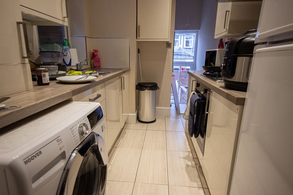 Property photo 1 of 5 4