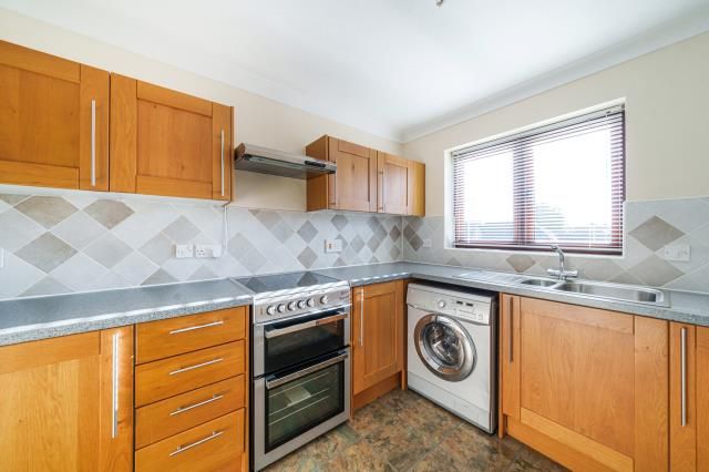 Property photo 2 of 10 Kitchen