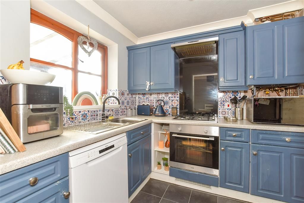Property photo 1 of 12 Kitchen