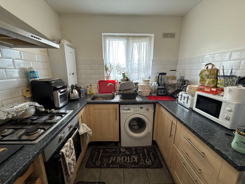 Property photo 2 of 6 4287613