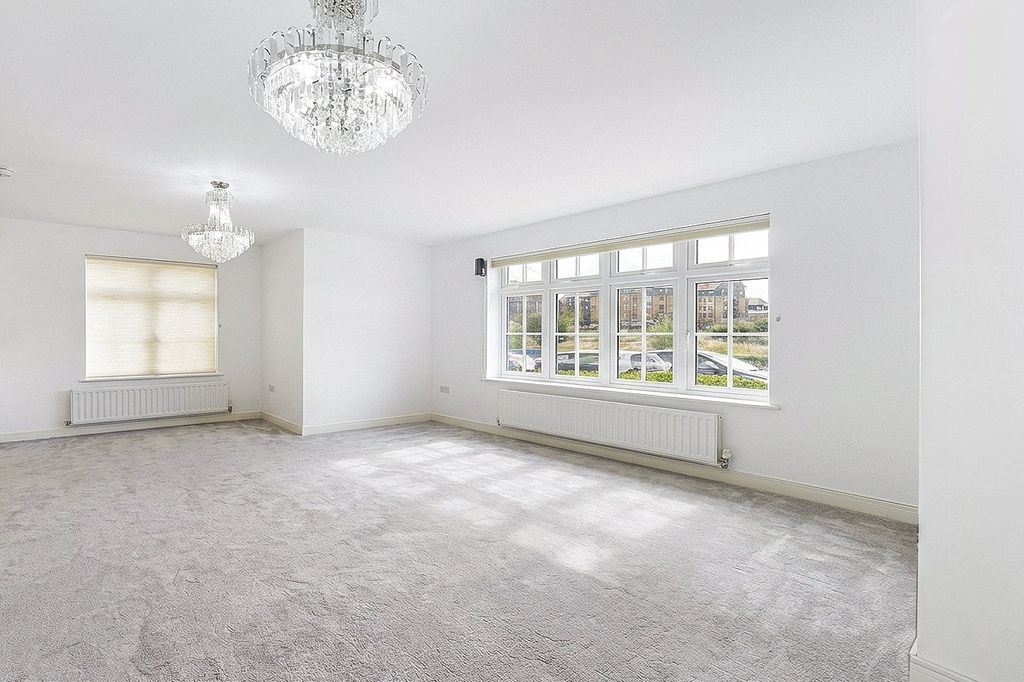 Property photo 2 of 12 Living Room