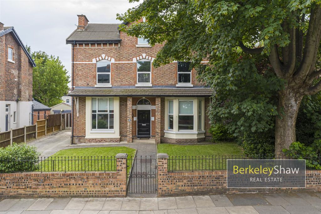 Property photo 1 of 50