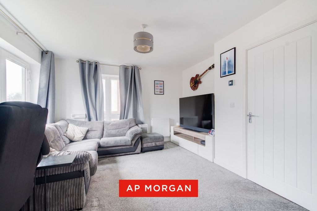 Property photo 2 of 11 Picture No. 08