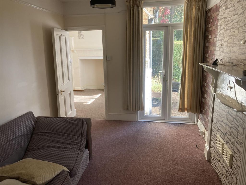 Property photo 3 of 8