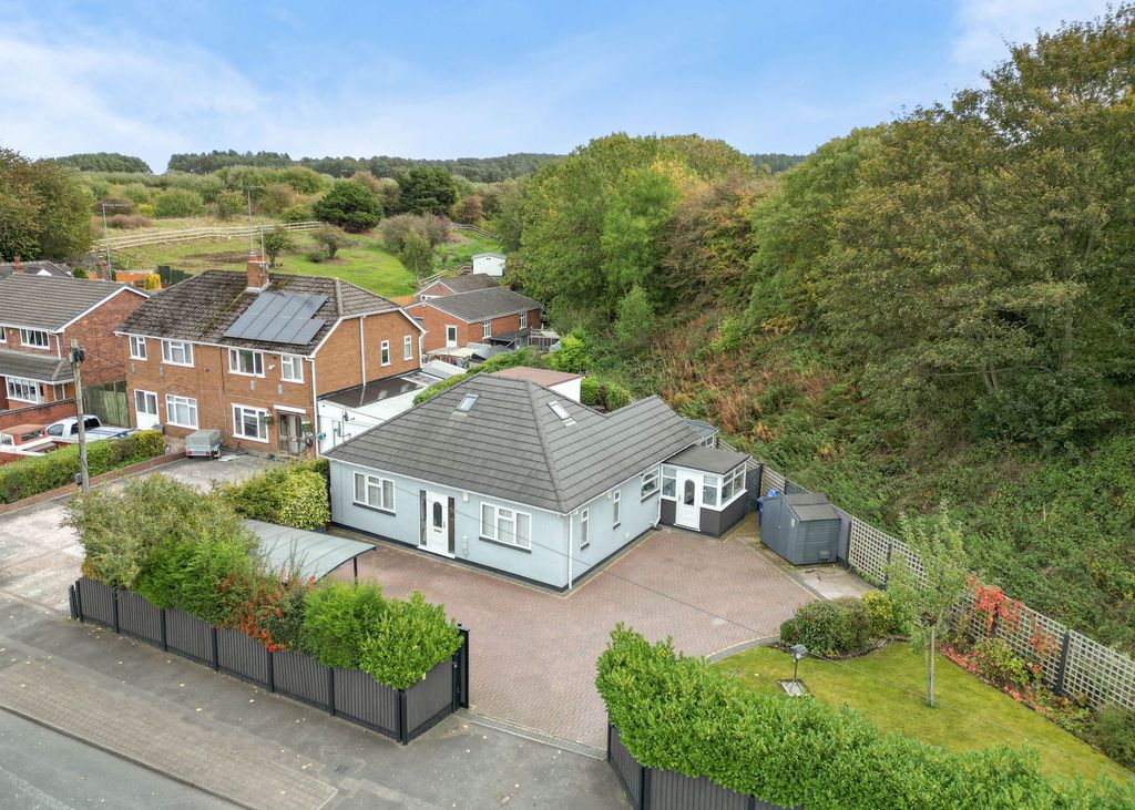 Property photo 2 of 28