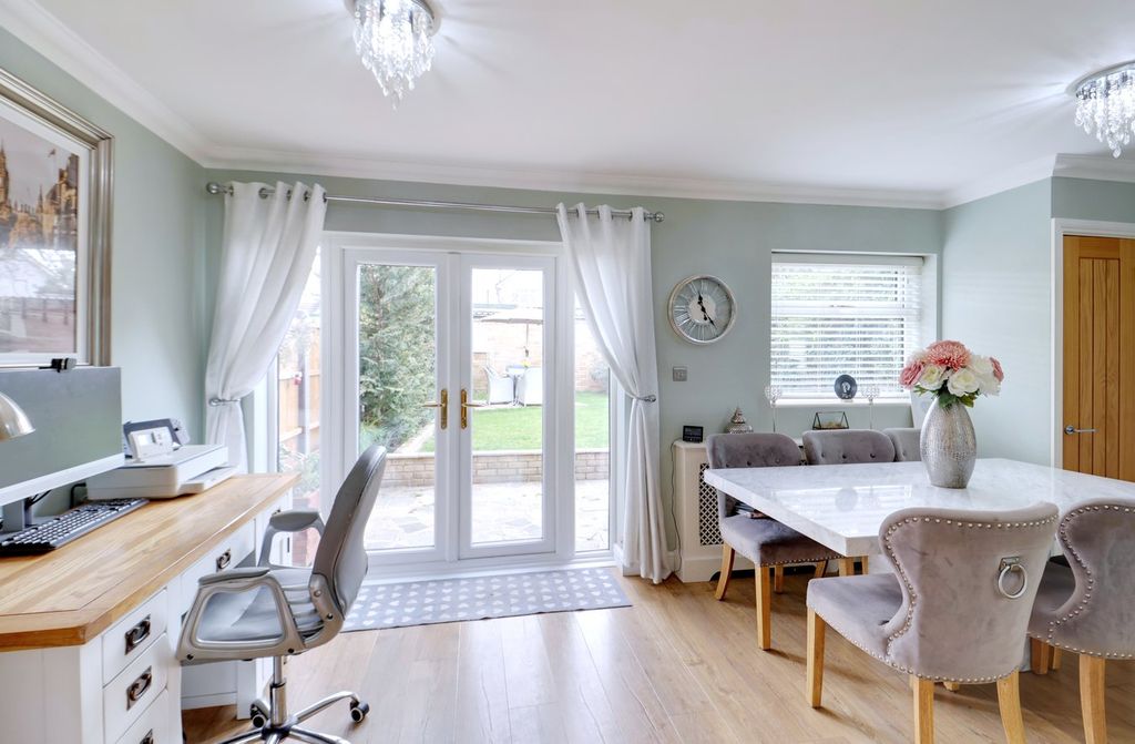 Additional image 6 of 3 bed semi-detached house for salePalmerston Road, Rainham RM13