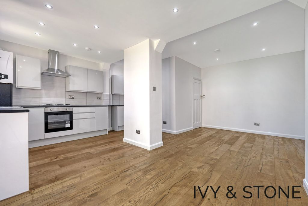 Property photo 3 of 17 4226554