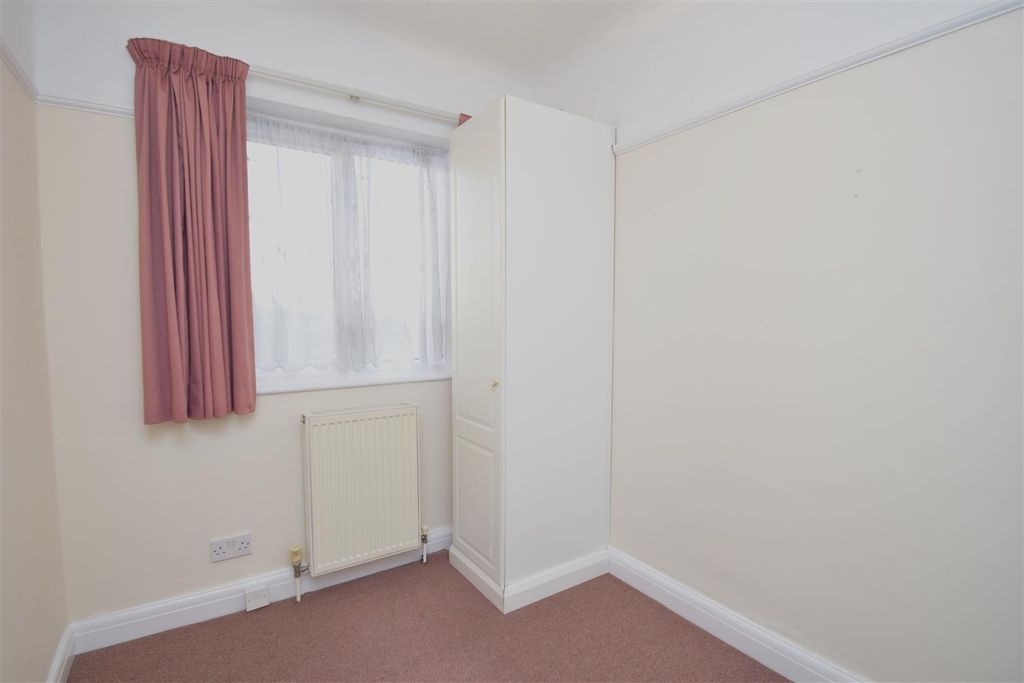 Property photo 3 of 5 Bedroom