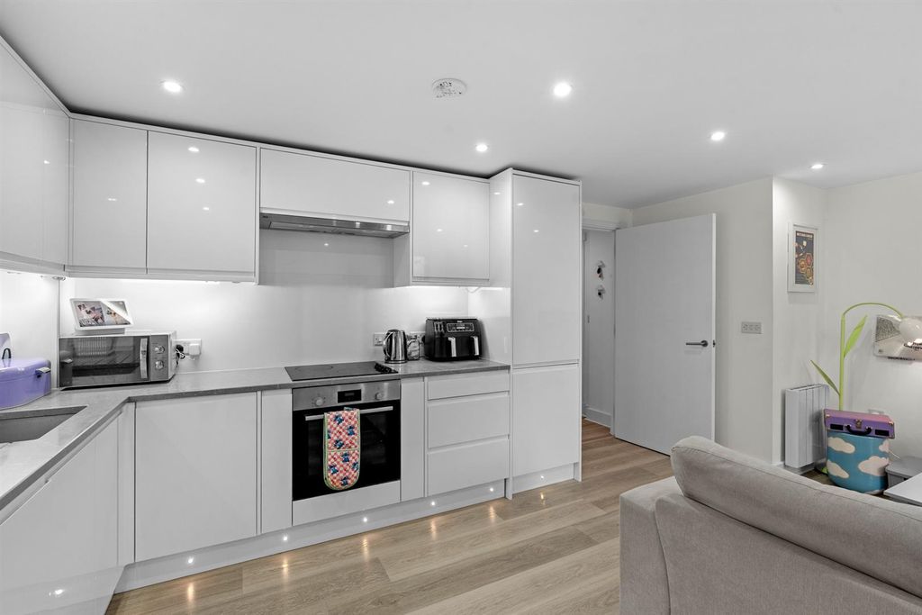 Property photo 2 of 15 29-Pavilion-009.Jpg