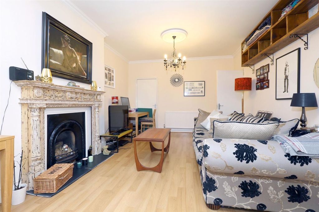 Property photo 3 of 8