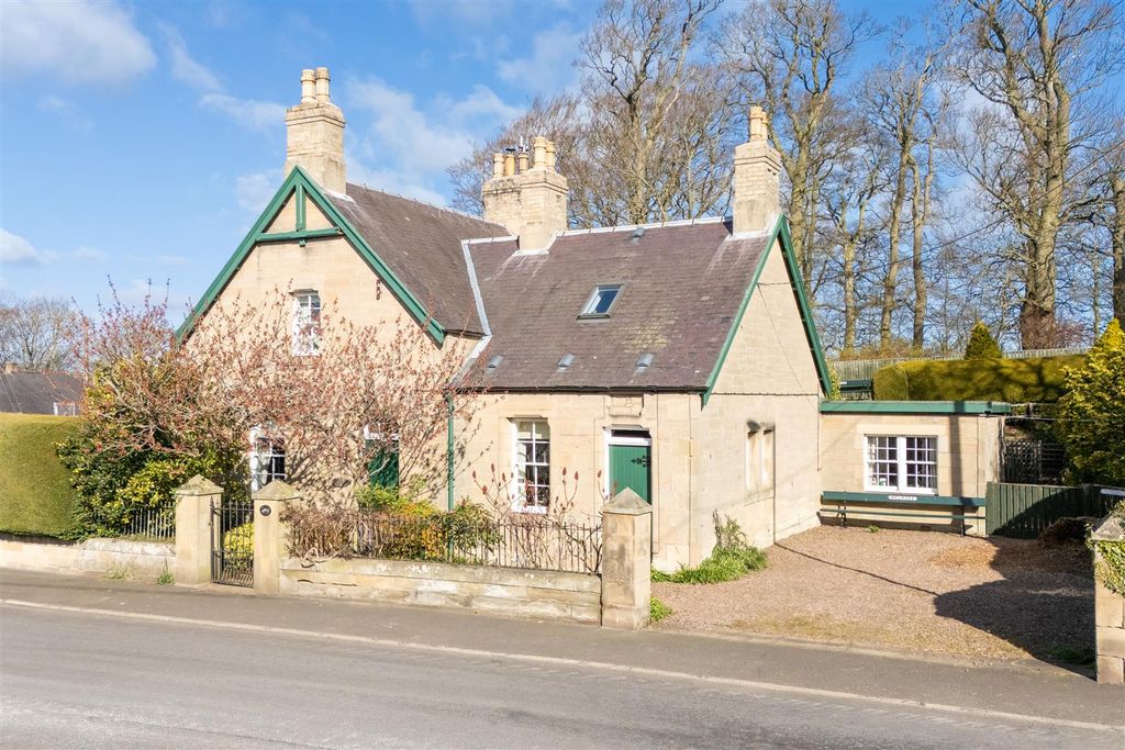 Property photo 1 of 32 Beech_House-1.Jpg