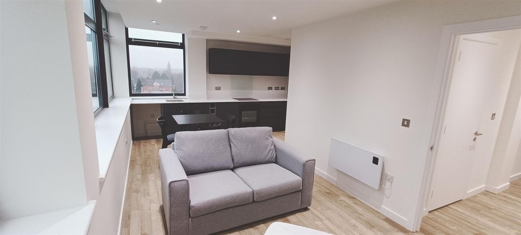 Property photo 3 of 10