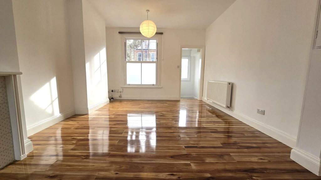 Property photo 2 of 11 4.Jpeg