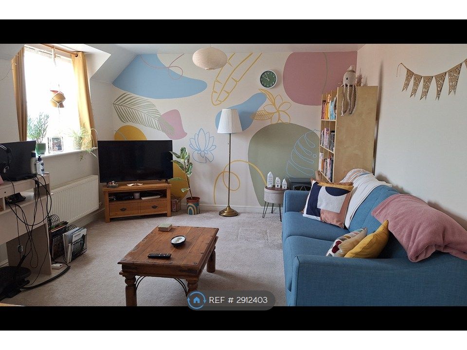 Property photo 1 of 12 Living Area