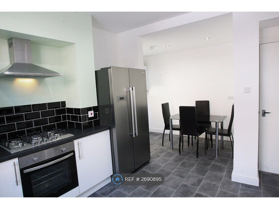 Property photo 2 of 7 Kichen