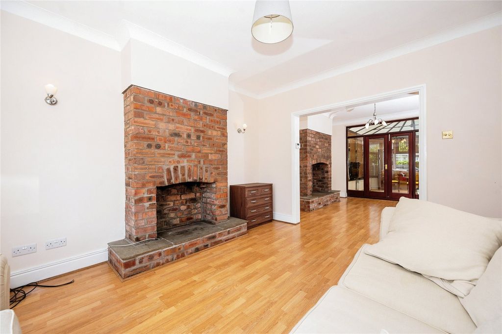 Property photo 3 of 17 Living Room