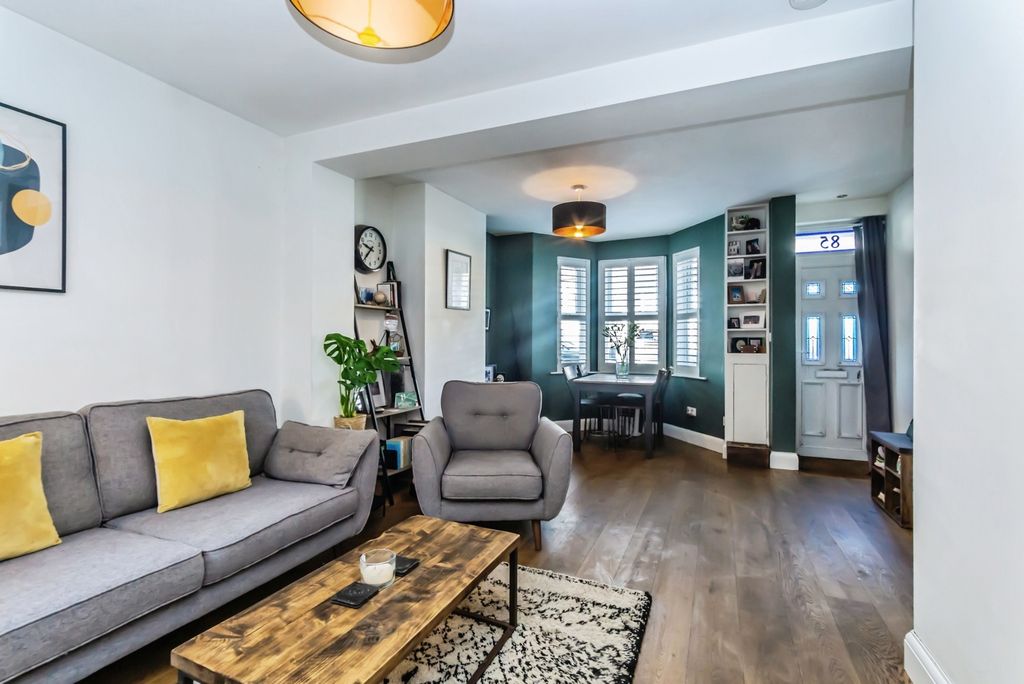 Property photo 2 of 16 Pbox-Img.Jpg
