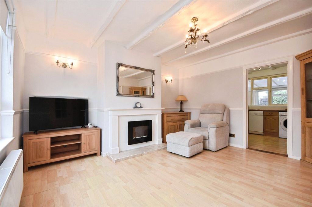 Property photo 2 of 14 Lounge