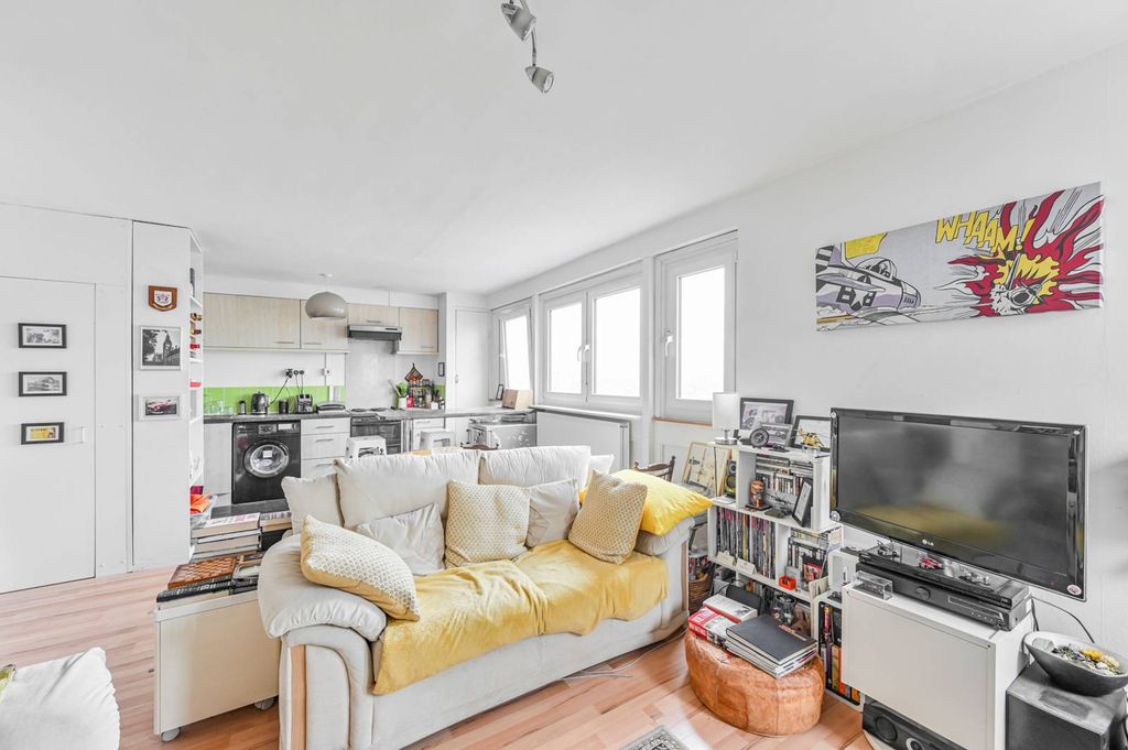 Property photo 2 of 11