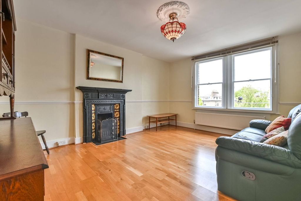 Property photo 1 of 9