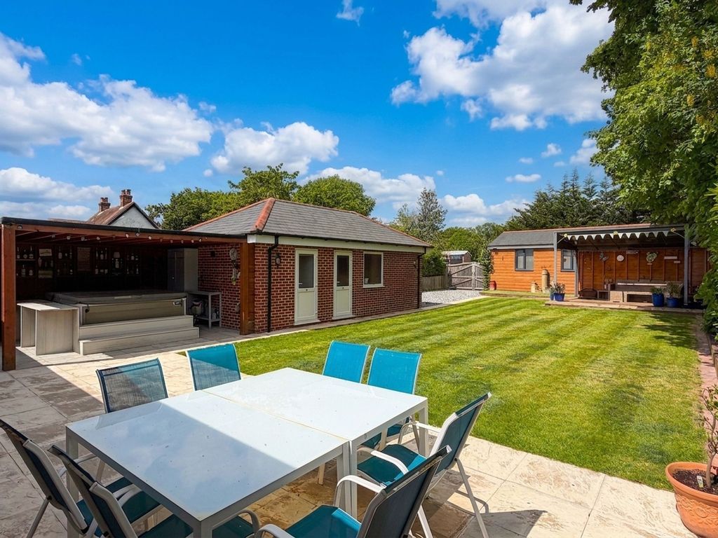 Property photo 2 of 35