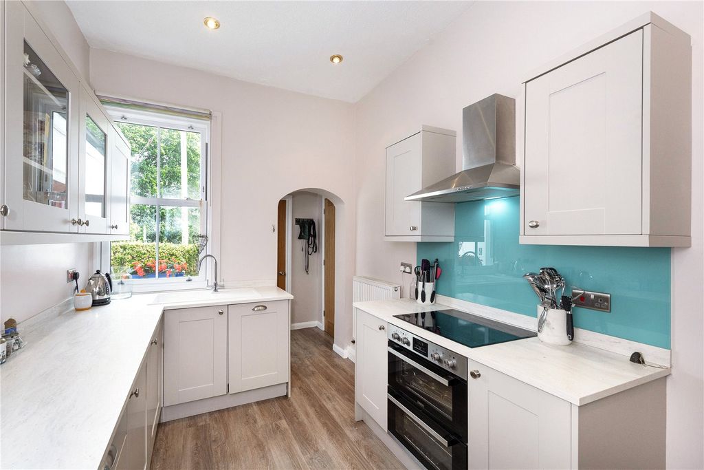 Property photo 3 of 18 Picture No. 06