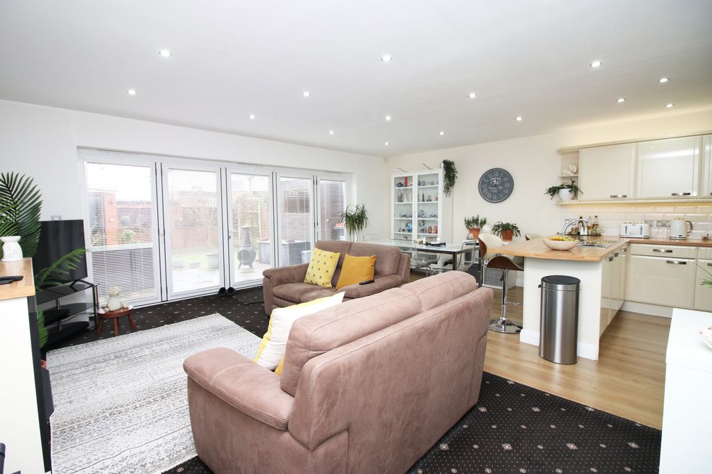 Additional image 7 of 2 bed bungalow for saleUllswater Avenue, Fleetwood FY7