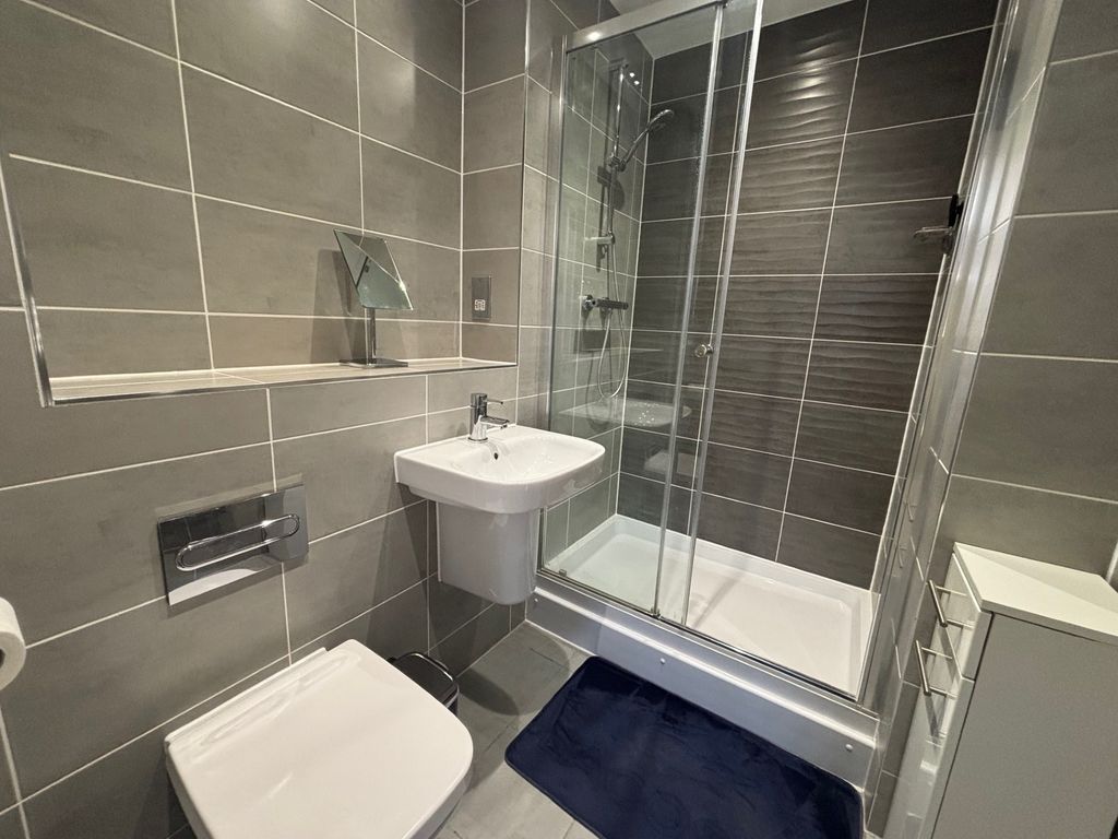 Additional image 7 of 2 bed flat for saleHolmesley Road, Borehamwood WD6