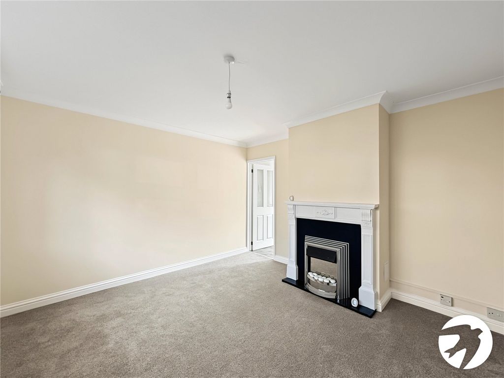 Property photo 2 of 18 Picture No. 12