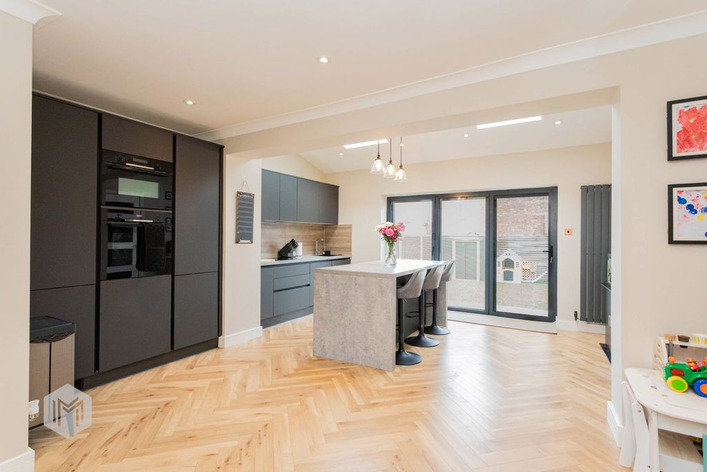 Property photo 2 of 33 Photograph