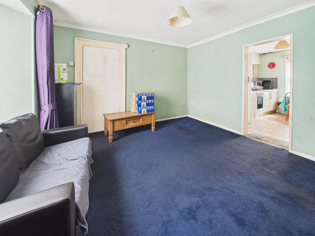 Property photo 3 of 28