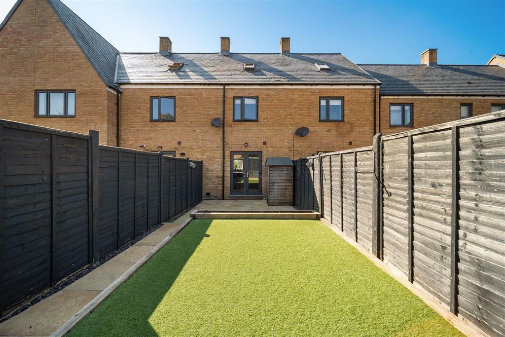 Property photo 2 of 14 Whatman Drive-16.Jpg