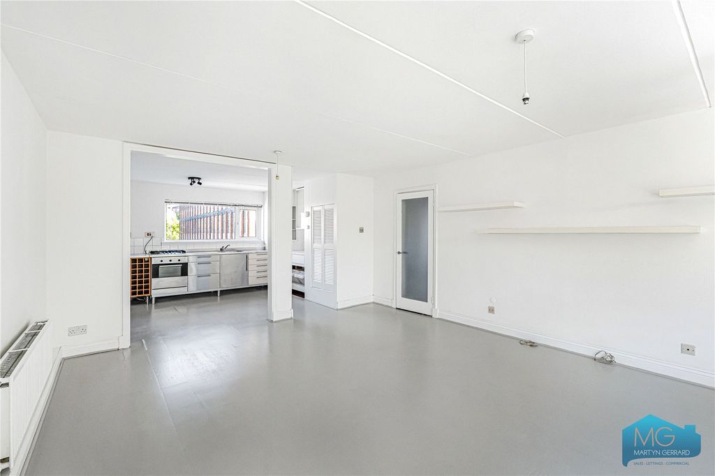 Property photo 3 of 15 Picture No. 21