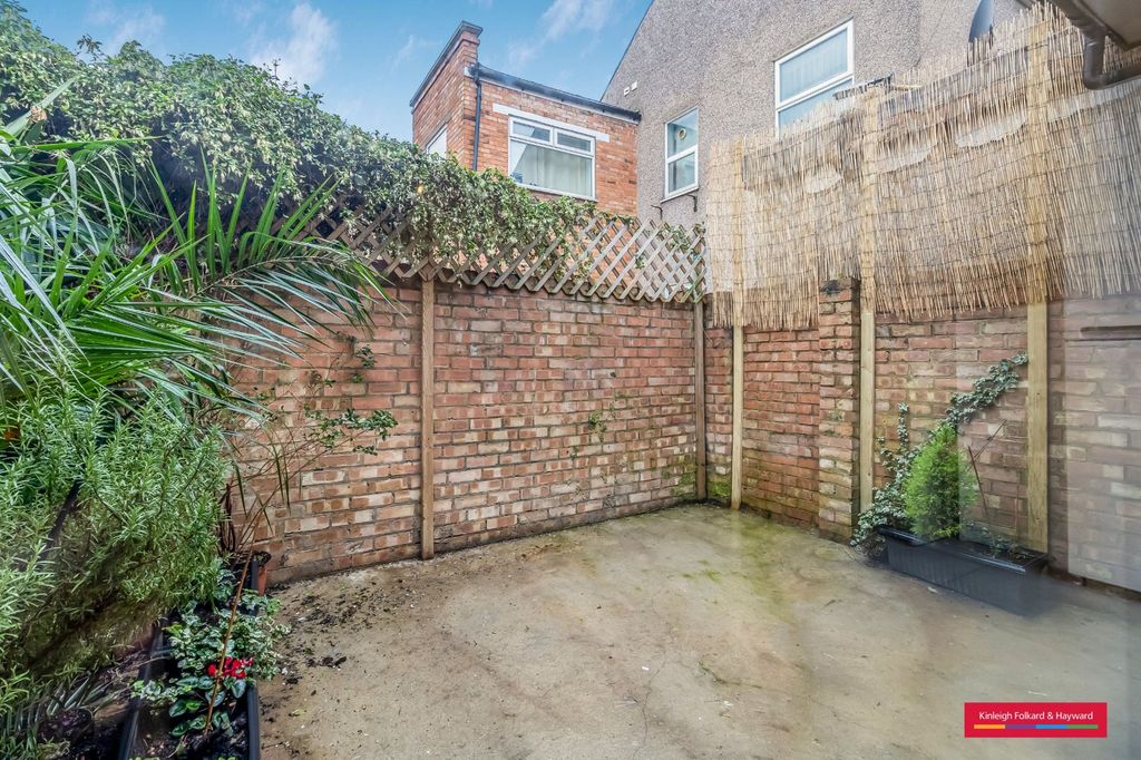 Property photo 3 of 9 Picture No. 12