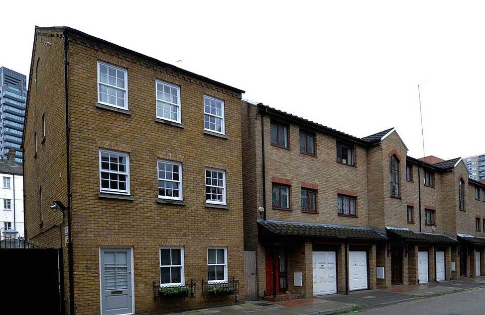 Property photo 1 of 5