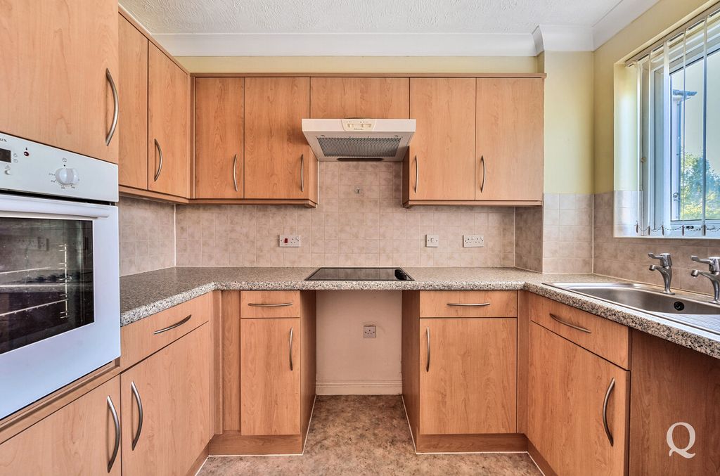 Property photo 3 of 15 1B129dc7-2118-4E4...